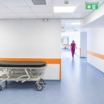 Σαλαμίνα: Περιπολικό παρέσυρε 12χρονη έξω από δημοτικό σχολείο