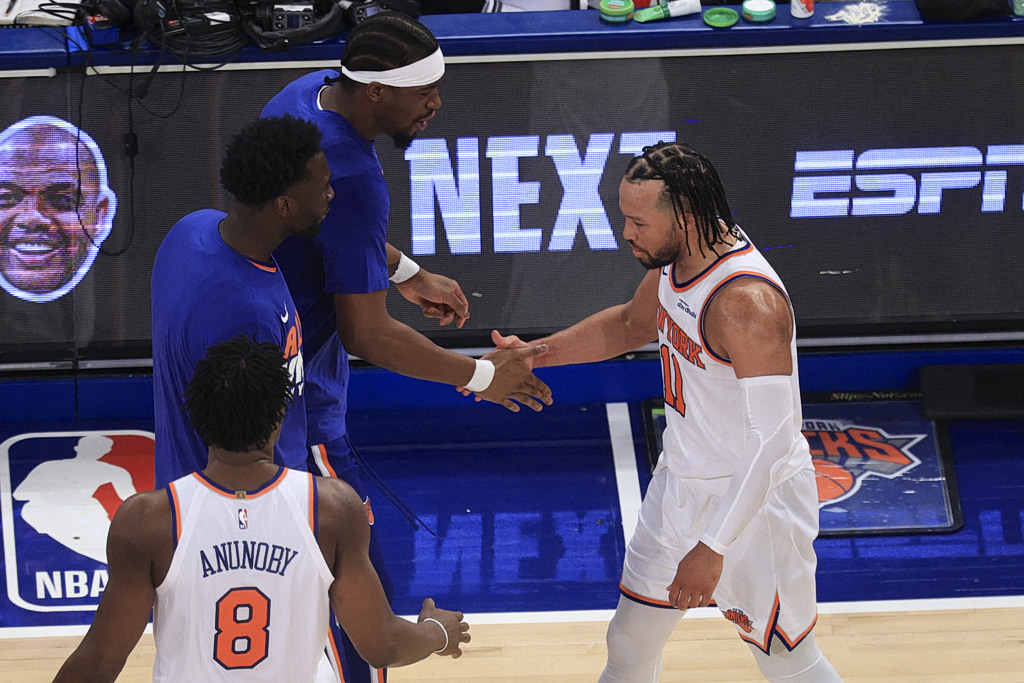 NBA: Με μυθική ανατροπή οι Νικς «λύγισαν» τους Καβαλίερς στην παράταση και έκαναν το πρώτο βήμα