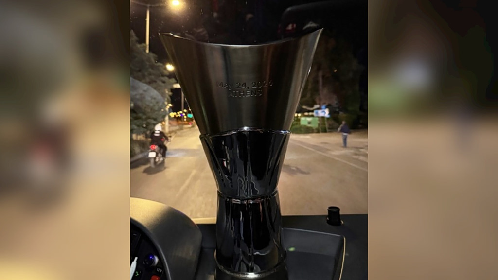 Η κούπα πήρε τον δρόμο για Πειραιά: Η ανάρτηση του Ολυμπιακού (pic)