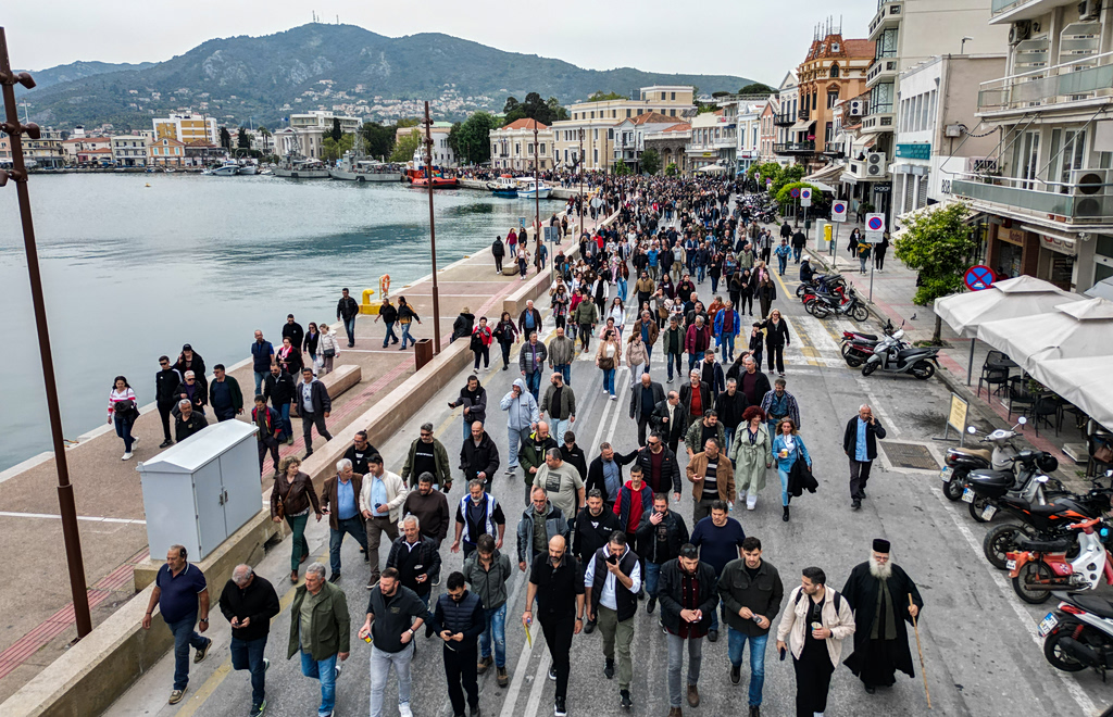 Λέσβος: Τα μέτρα δεν «περιόρισαν» τον αφθώδη πυρετό – Στους δρόμους ξανά οι κτηνοτρόφοι