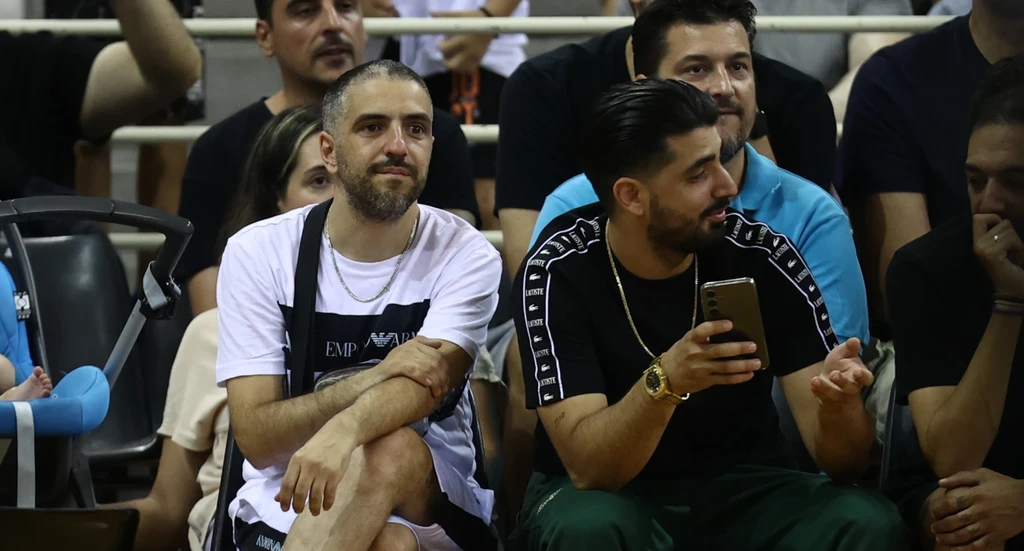 Στο Final Four και ο δημοφιλής καλλιτέχνης, ΛΕΞ – Έμεινε άναυδος με τους φίλους του Ολυμπιακού