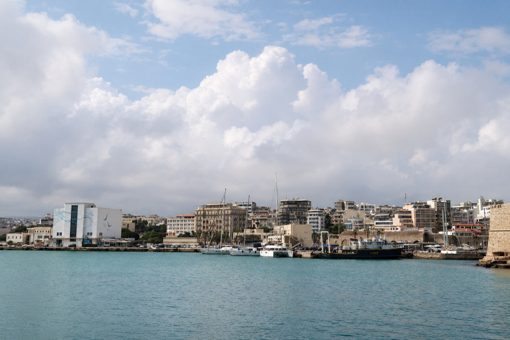 Εσπευσμένα στην Κρήτη επιστρέφει πλοίο με προορισμό στον Πειραιά – Επιβάτης έπαθε αλλεργικό σοκ