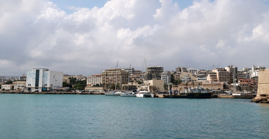 Εσπευσμένα στην Κρήτη επιστρέφει πλοίο με προορισμό στον Πειραιά – Επιβάτης έπαθε αλλεργικό σοκ