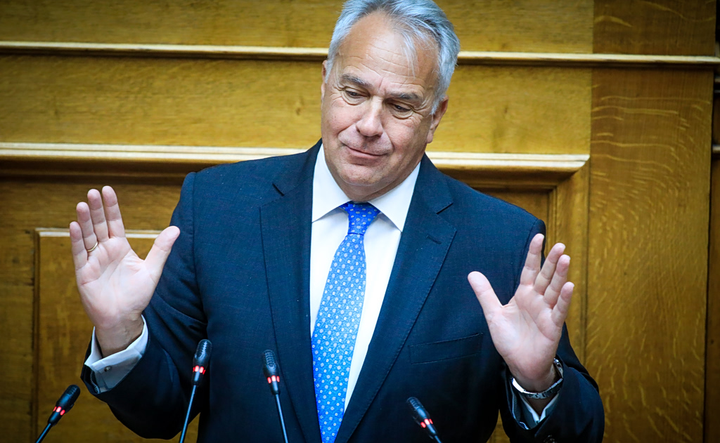 «Καρφιά» από Βορίδη
