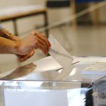 Δημοσκόπηση ALCO: Προβάδισμα ΝΔ, 2ος ο Τσίπρας – «Κονταροχτυπιούνται» ΠΑΣΟΚ με Καρυστιανού για την 3η θέση