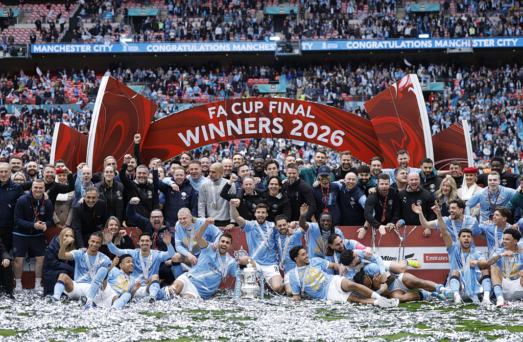 FA Cup: Η απονομή της Κυπελλούχου Μάντσεστερ Σίτι (vid)