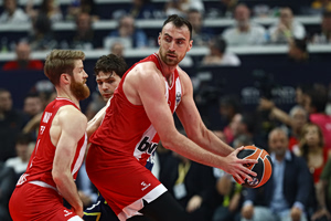 Στη Fan Zone της Euroleague, ο Νίκολα Μιλουτίνοφ (vid)