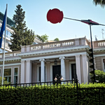Εκλογολογία και δελφινολογία στην εσωκομματική «κουζίνα» της ΝΔ – Το Μαξίμου επιχειρεί να την «σβήσει»