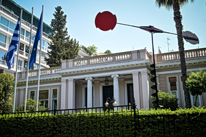 Εκλογολογία και δελφινολογία στην εσωκομματική «κουζίνα» της ΝΔ – Το Μαξίμου επιχειρεί να την «σβήσει»