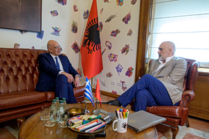 Ειδική αποστολή στα Τίρανα – Προς «ξεπάγωµα» η οριοθέτηση ΑΟΖ με Αλβανία
