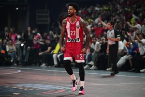 Ολυμπιακός – Φενέρμπαχτσε 79-61: Οι «ερυθρόλευκοι» αποκαθήλωσαν την πρωταθλήτρια Ευρώπης με άμυνα για Όσκαρ
