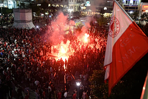 Ολυμπιακός: Η νύχτα που βάφτηκε κόκκινη