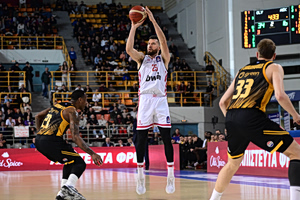 Ολυμπιακός – ΑΕΚ: Πού και πότε θα δείτε το Game 1 των ημιτελικών και την ανάρτηση του λαβάρου της EuroLeague