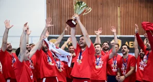 Η απονομή του πρωταθλήματος της Handball Premier στον Ολυμπιακό (vid)