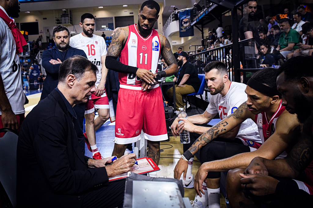 Τι είπε ο Γιώργος Μπαρτζώκας για τη μη χρησιμοποίηση του Σάσα Βεζένκοφ