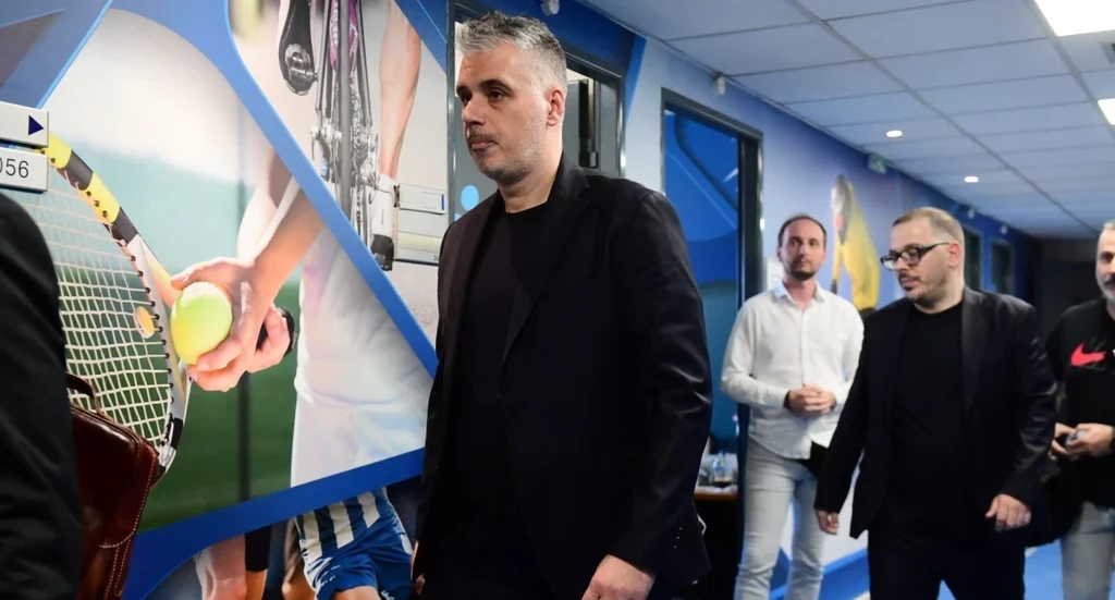 Κοντός: «Έχουμε μπροστά μας ορατούς εχθρούς κι ένα σύστημα που παλεύει με λύσσα για την αποσταθεροποίησή μας»