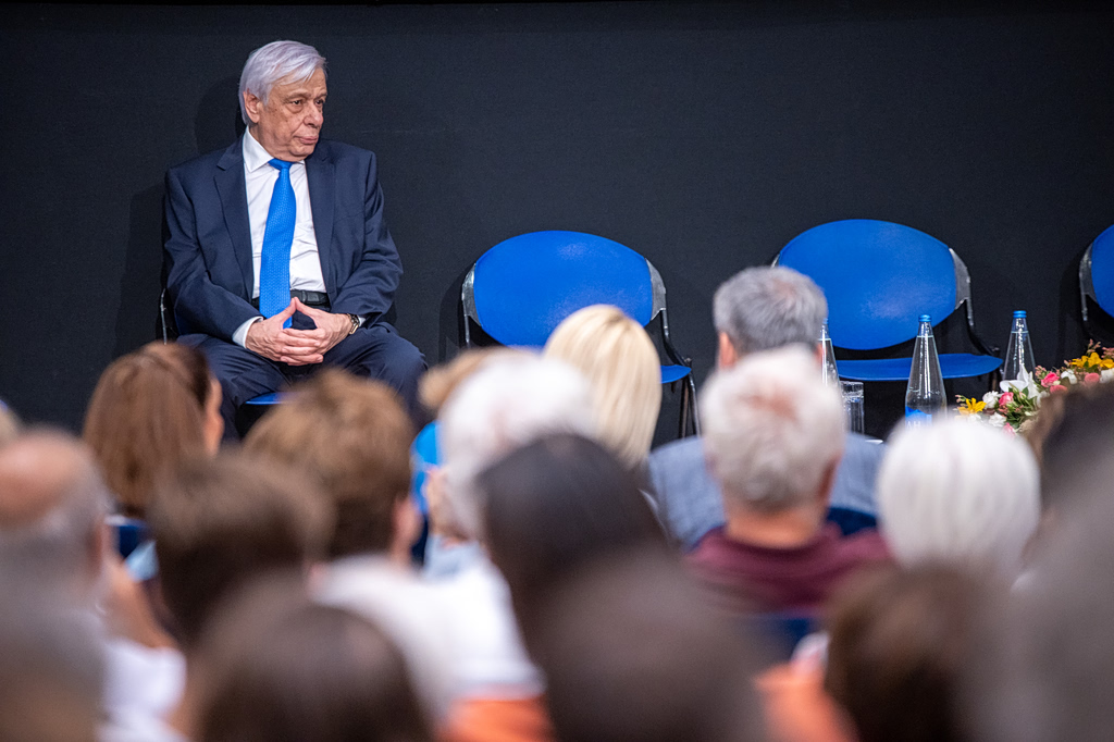 Βόμβες Προκόπη Παυλόπουλου κατά Μητσοτάκη: Καταγγέλλει «εργαλειοποίηση» του Συντάγματος