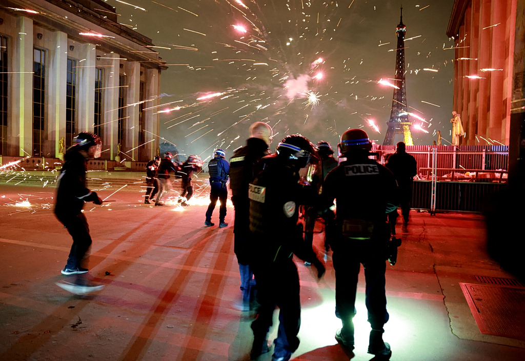 «Χάος» στο Παρίσι μετά την πρόκριση της Παρί στον τελικό – Συλλήψεις και τραυματισμοί στους πανηγυρισμούς (pics, vids)