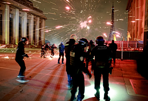 «Χάος» στο Παρίσι μετά την πρόκριση της Παρί στον τελικό – Συλλήψεις και τραυματισμοί στους πανηγυρισμούς (pics, vids)