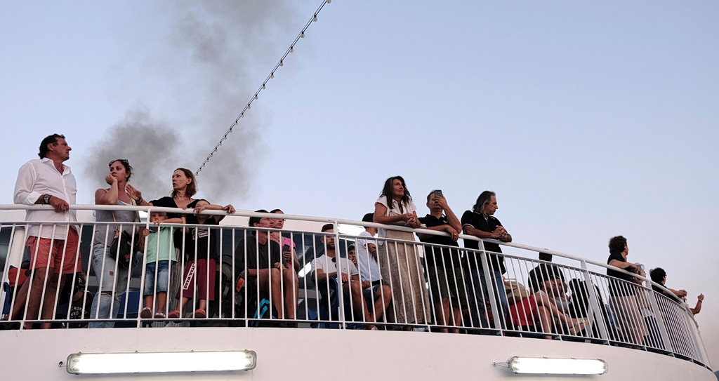 Διακοπές για λίγους: Έρχονται νέες αυξήσεις έως 20% στα ακτοπλοϊκά εισιτήρια – Σοκάρουν οι τιμές των αεροπορικών