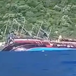 Παραλίγο τραγωδία στα… ρηχά: Ιστιοφόρο τουριστικό πλοίο βυθίστηκε στη Μαρμαρίδα – Σώοι οι 148 επιβάτες και το πλήρωμα