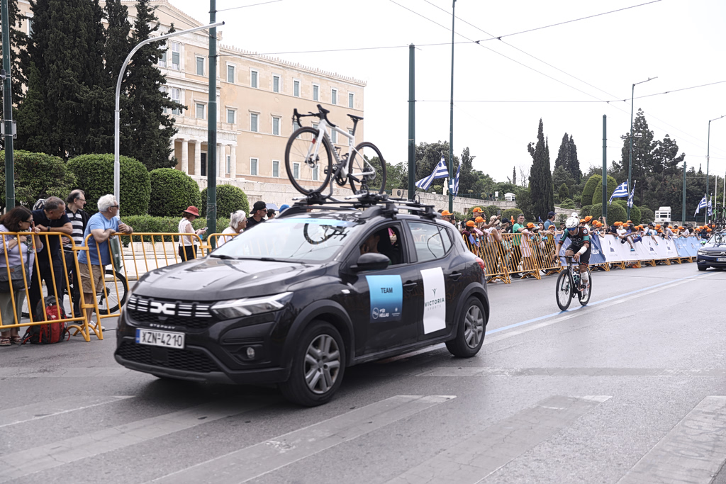 Ταλαιπωρία για τους οδηγούς στην Αττική: Καραμπόλα στην Αττική Οδό, ουρές στις Αφίδνες και κλειστοί δρόμοι λόγω ποδηλατικού αγώνα