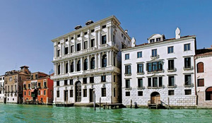 Fondazione Prada και catwalk που τα σπάει…