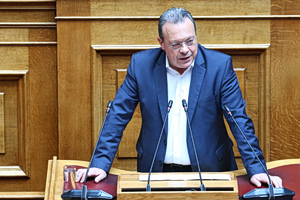 Σωκράτης Φάμελλος: Η μοναξιά του φαροφύλακα