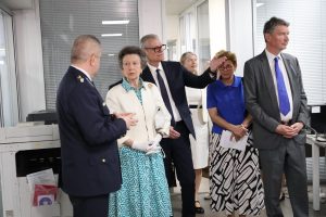 Επίσκεψη της πριγκίπισσας Άννας στο Εθνικό Κέντρο Διαχείρισης Κρίσεων – Δείτε φωτογραφίες