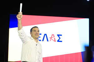 Politico για Τσίπρα: Επιστροφή σε μια περίοδο έντονης πολιτικής φθοράς – Επιδιώκει να ενώσει την κατακερματισμένη αντιπολίτευση