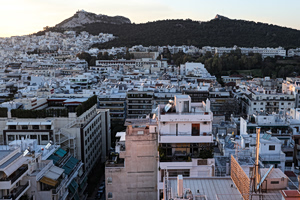 Το ελληνικό καλοκαίρι γίνεται το ακριβότερο «προϊόν» βραχυχρόνιας μίσθωσης στην Ευρώπη!