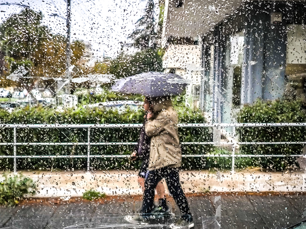 Έρχονται βροχές, καταιγίδες και αφρικανική σκόνη – Πού θα είναι έντονα τα φαινόμενα