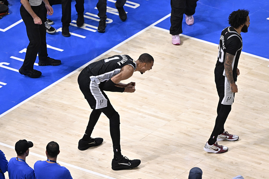 NBA: Η έκρηξη συναισθημάτων του Γουεμπανιαμά μετά την πρόκριση στους τελικούς (vid)