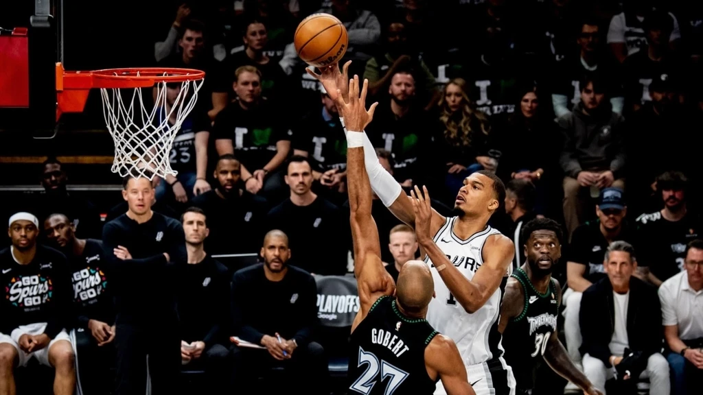 NBA: Μία νίκη μακριά απ΄ τους τελικούς της Ανατολής οι Νικς, έφεραν… τούμπα τη σειρά και προηγούνται οι Σπερς