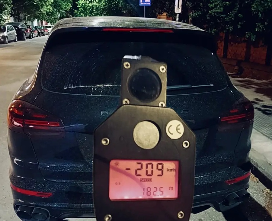 Συνελήφθη 30χρονος που έτρεχε με 209 χλμ/ώρα στον Περιφερειακό της Θεσσαλονίκης