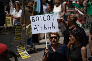 Οι πόλεις που κήρυξαν πόλεμο στο Airbnb