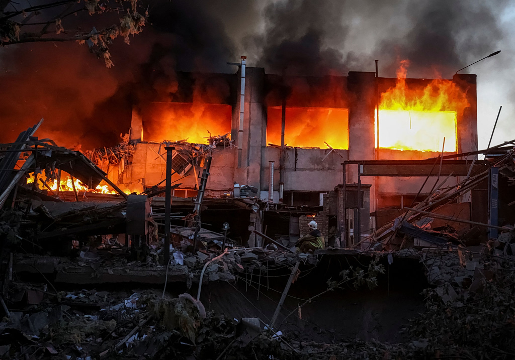 Γιατί η Ρωσία εξαπέλυσε χάος στην Ουκρανία με δεκάδες νεκρούς – Τα τρία σενάρια που επηρεάζουν τις επιλογές του τσάρου