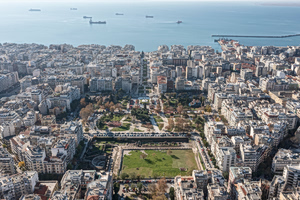Airbnb: Νέοι αυστηροί περιορισμοί στη Θεσσαλονίκη – «Κλειδώνει» το ιστορικό κέντρο έως τέλος του 2026