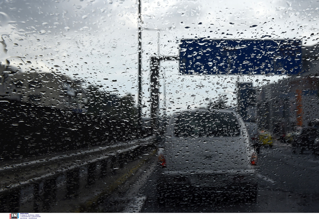 Μπόρες και καταιγίδες πριν τα 36άρια: Πότε θα βρέξει και ποιες περιοχές θα «ψηθούν»
