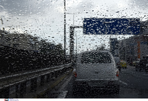 Μπόρες και καταιγίδες πριν τα 36άρια: Πότε θα βρέξει και ποιες περιοχές θα «ψηθούν»