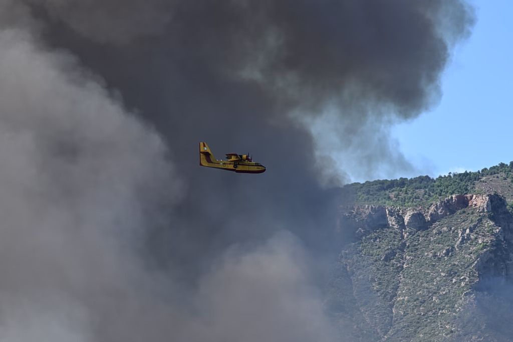Σε συναγερμό η Πυροσβεστική: 60 αγροτοδασικές πυρκαγιές το τελευταίο 24ωρο, μηνύματα από το 112 – Πολύ υψηλός κίνδυνος την Κυριακή