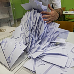 Δημοσκόπηση Opinion Poll: Δεύτερος ο Τσίπρας με 15,5% «κυνηγά» τον Μητσοτάκη – Στο 12,6% η Καρυστιανού, πάνω από το ΠΑΣΟΚ