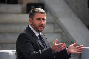 Τη σκυτάλη από τον Γεωργιάδη πήρε ο Βελόπουλος για τους κώδικες