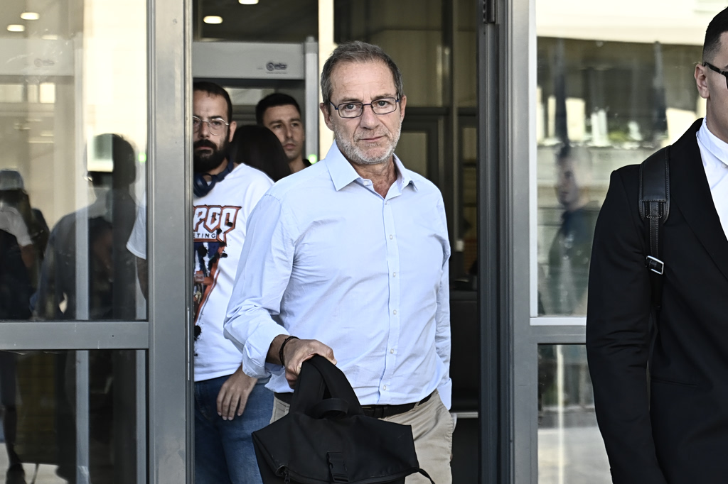 Δημήτρης Λιγνάδης: Ξανά στο εδώλιο για τρεις βιασμούς ανηλίκων – Δεκτή η εισαγγελική έφεση