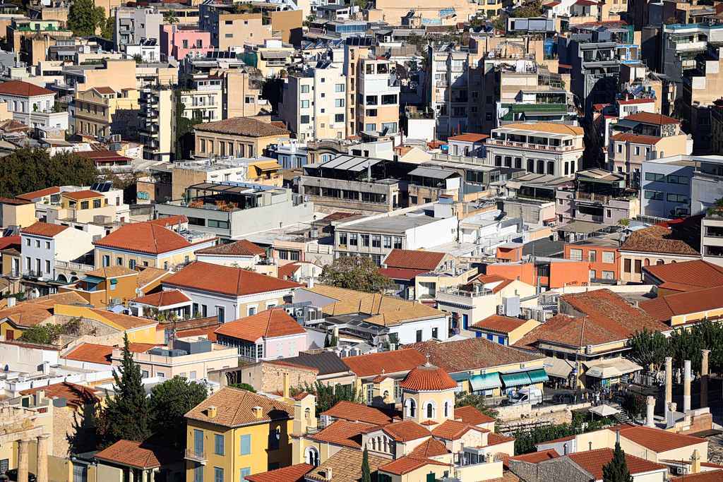 Ακίνητα: Κόφτες σε νέα «Airbnb», επιστροφή δυο ενοικίων σε δημόσιους λειτουργούς, νέο πρόγραμμα «Κατασκευάζω-Νοικιάζω»