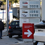 Ραφήνα: Επιτέθηκε σε δύο άτομα σε πρατήριο καυσίμων – Πελάτης τον καταδίωξε και τον χτύπησε με το αυτοκίνητο
