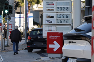 Σκηνές τρόμου στη Ραφήνα: Επιτέθηκε με αιχμηρό αντικείμενο σε δύο άτομα – Πελάτης τον καταδίωξε και τον χτύπησε με το αυτοκίνητο
