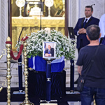 Συγκίνηση στην Κόρινθο για το τελευταίο αντίο στον Νίκο Ταγαρά – Παρουσία πολιτικών και πλήθους πολιτών η κηδεία του
