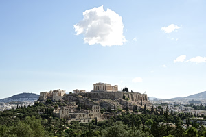 Η Αθήνα έγινε τουριστικός προορισμός 12 μήνες τον χρόνο, αλλά οι γειτονιές δοκιμάζονται
