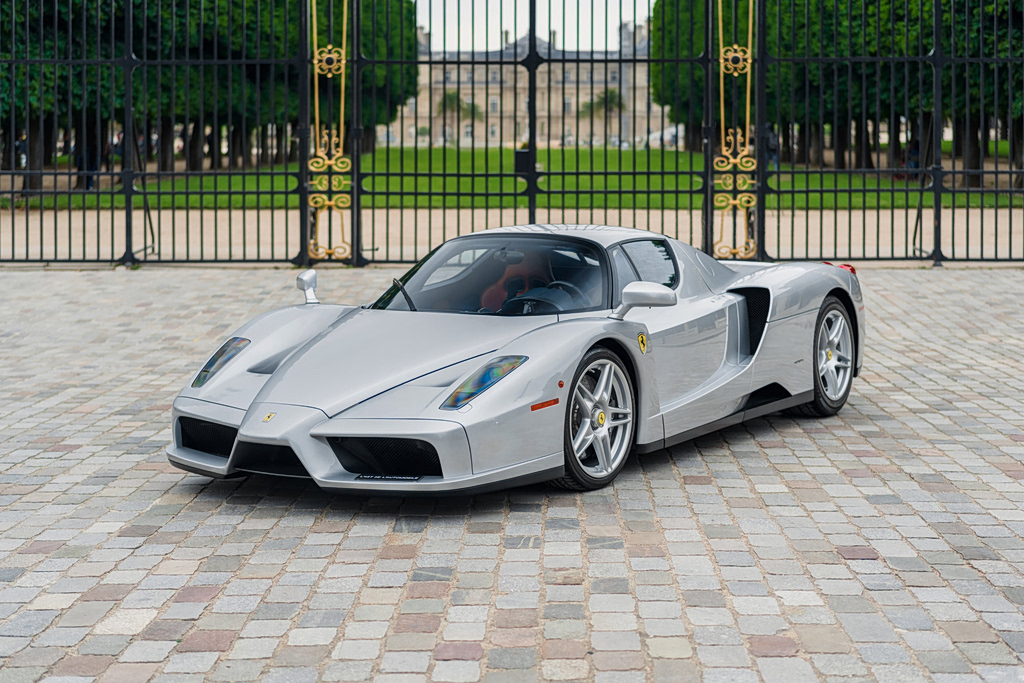 Εννια Ferrari Enzo, μια σε δημοπρασία